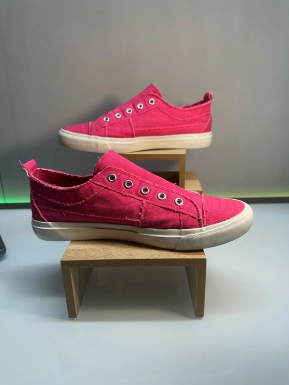 Corkys "Babalu" Hot Pink Slip-On Sneakers, size 9 (A04) - Picture 3 of 14